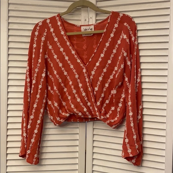 Sadie & Sage Tops - Sadie & Sage Pink Bell Sleeved Top
